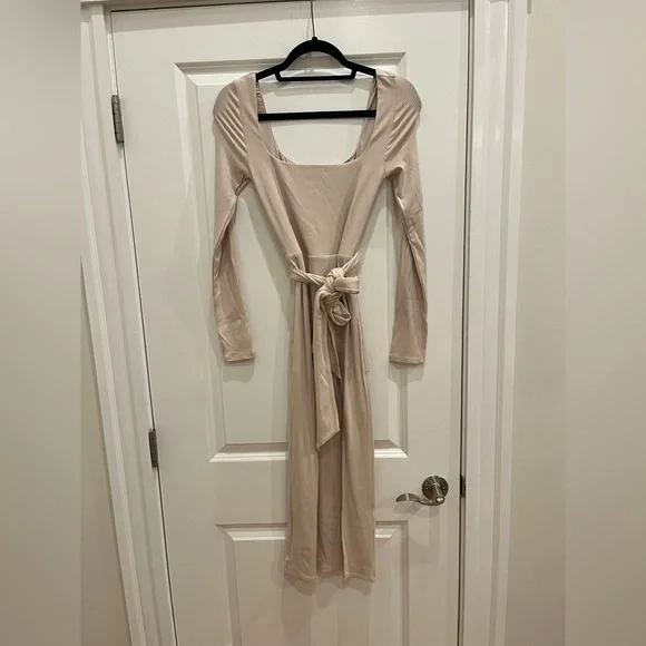 Lovers and Friends Midi Dress - Picture 4 of 6